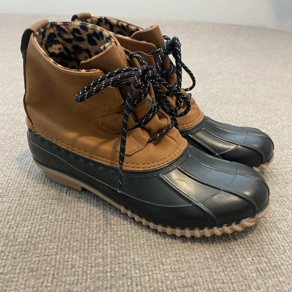 Magellan Snow Rain Boots Womens Size 9 Brown Duck Ankle Faux Fur Lace Up 163986